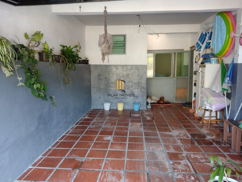 Casa 4 dormitórios no bairro Restinga