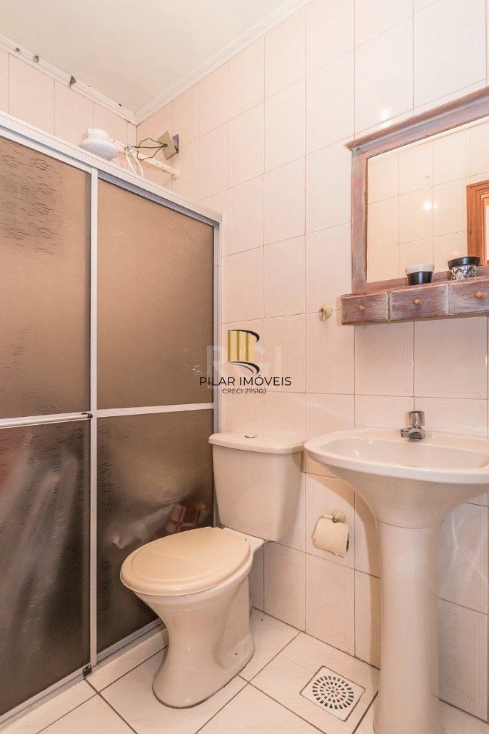 Casa 4 dormitórios no bairro Glória