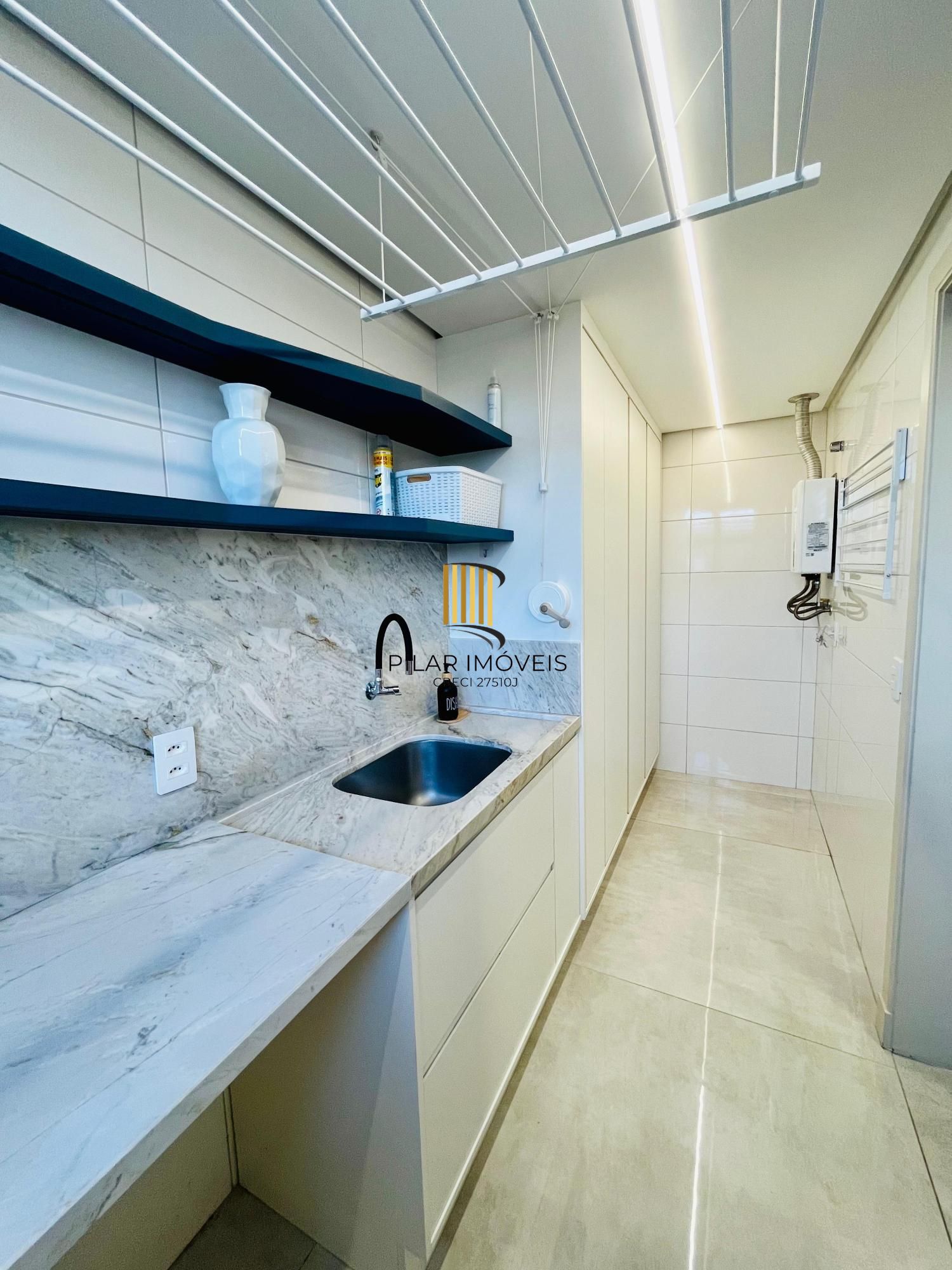 Apartamento de 145m² com projeto de arquiteta e 3 dormitórios no bairro Tristeza