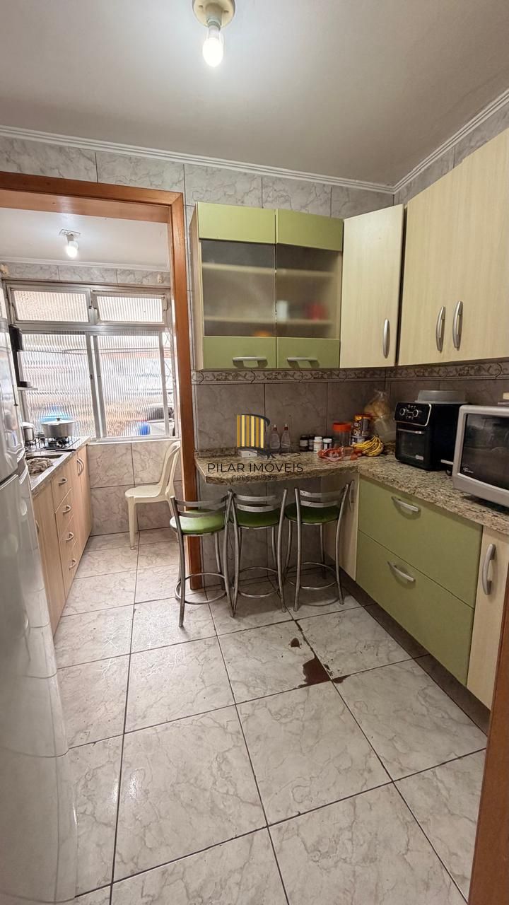 Apartamento de 3 dormitórios, localizado na Rua Marechal Mesquita.