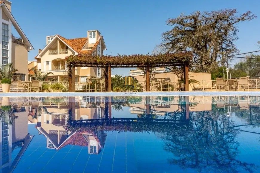 Casa de Esquina exclusiva em condominio fechado!!!