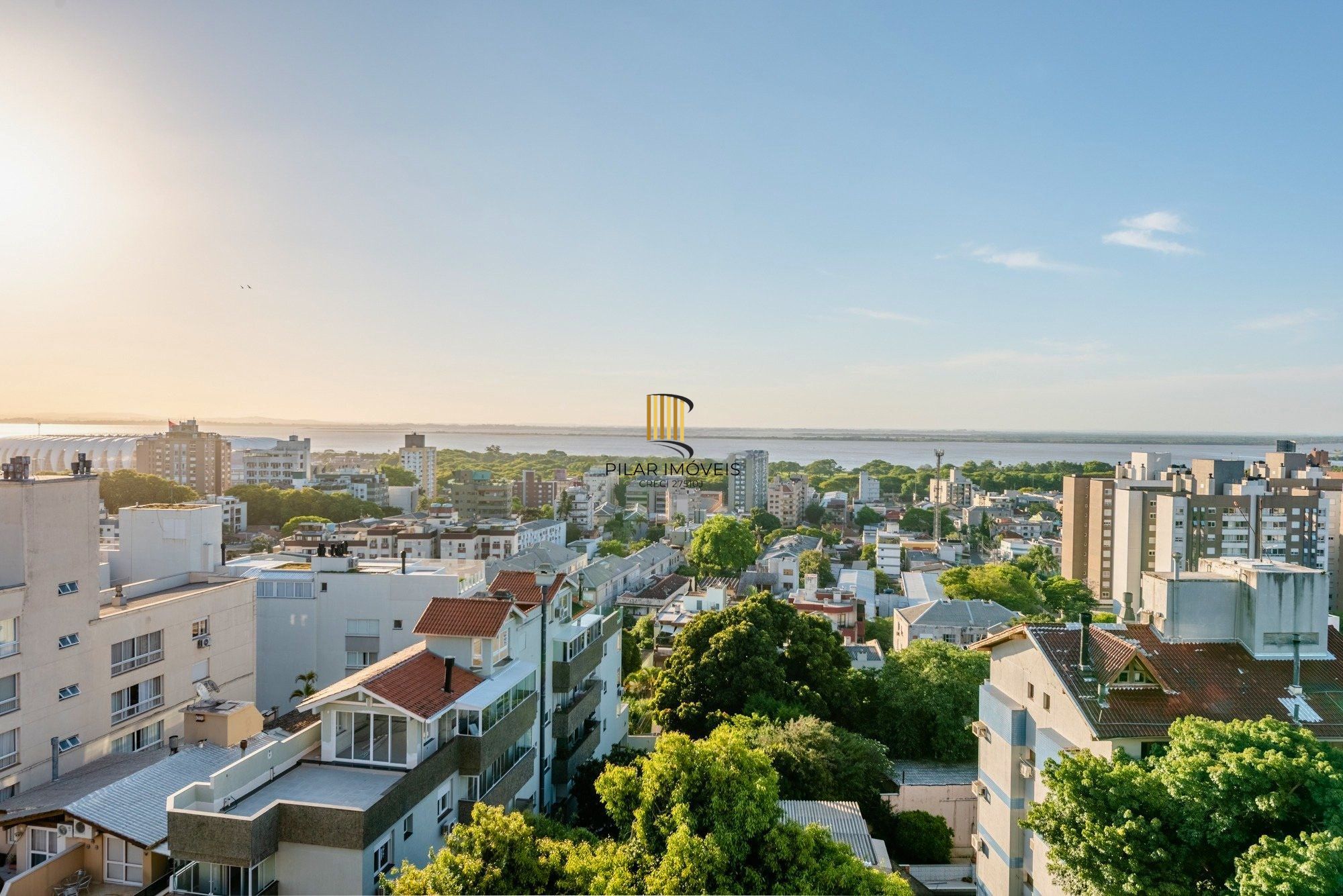 Vista deslumbrante para o Guaíba + 3 suítes no coração do Menino Deus!