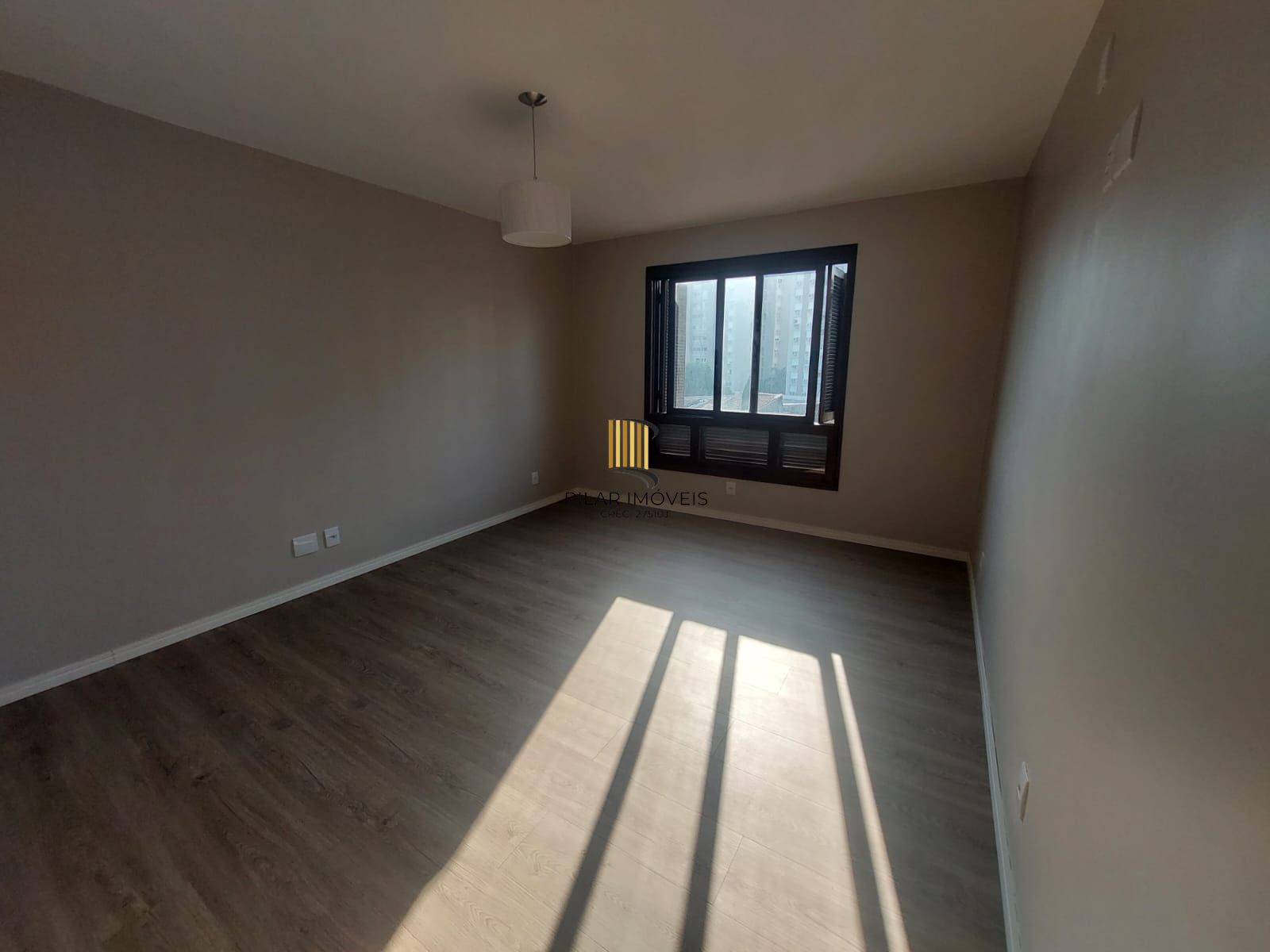 Cobertura reformada no Bairro Jardim Lindóia
