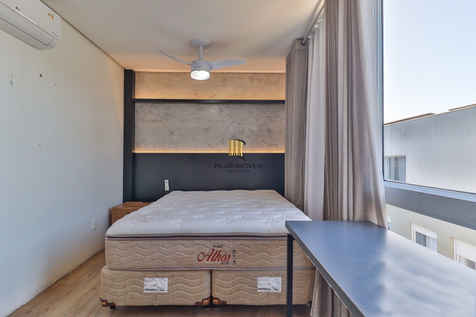 CASA TRIPLEX COM 4 SUITES E 2 VAGAS- SEMIMOBILIADA