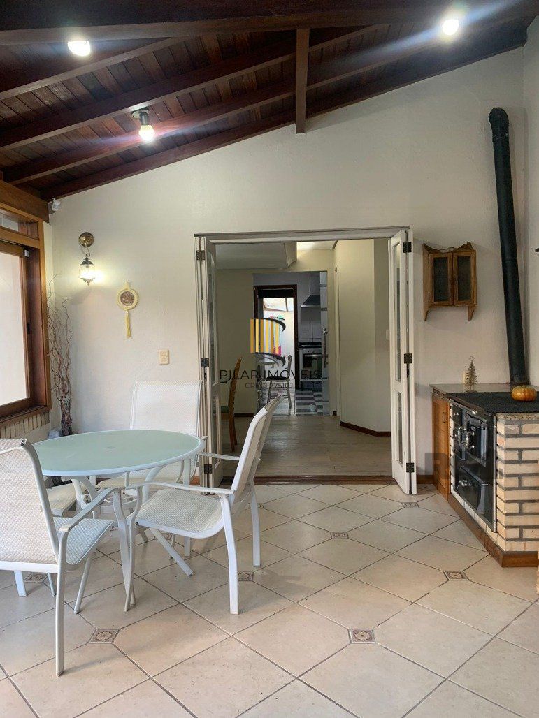 Casa de Condomínio 3 dormitórios no bairro Cavalhada