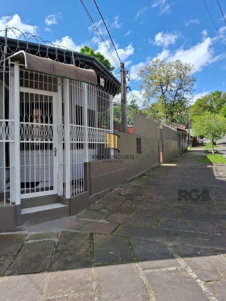 Casa 1 Dormitório(s) Bairro Glória