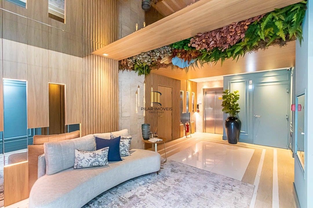 LUXO NA QUADRA DO MAR EM MEIA PRAIA ITAPEMA: 127m² MOBILIADO COM 3 SUÍTES E 3 VAGAS