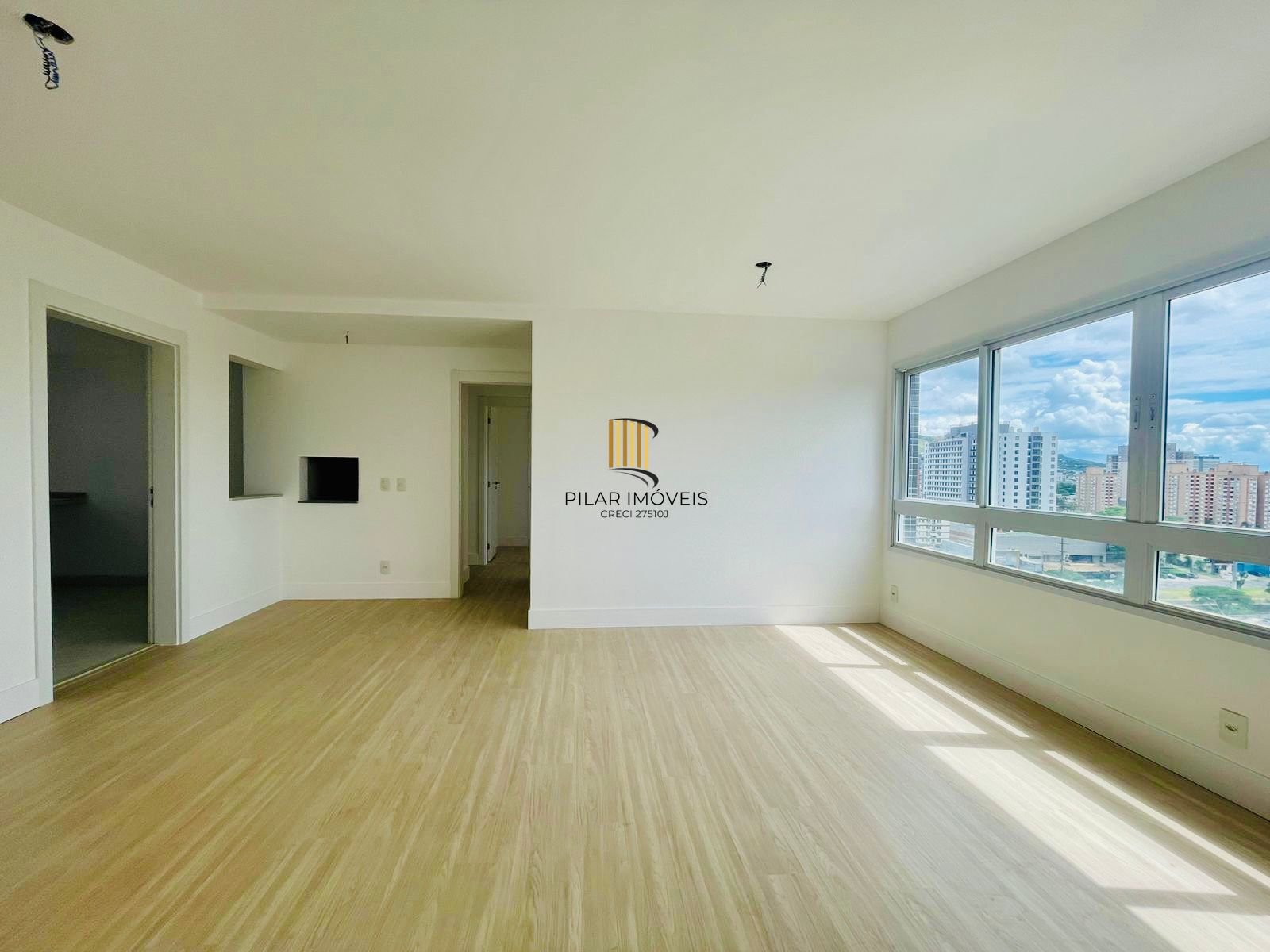 Apartamento com lareira, churrasqueira e 3 dormitórios no Central Park