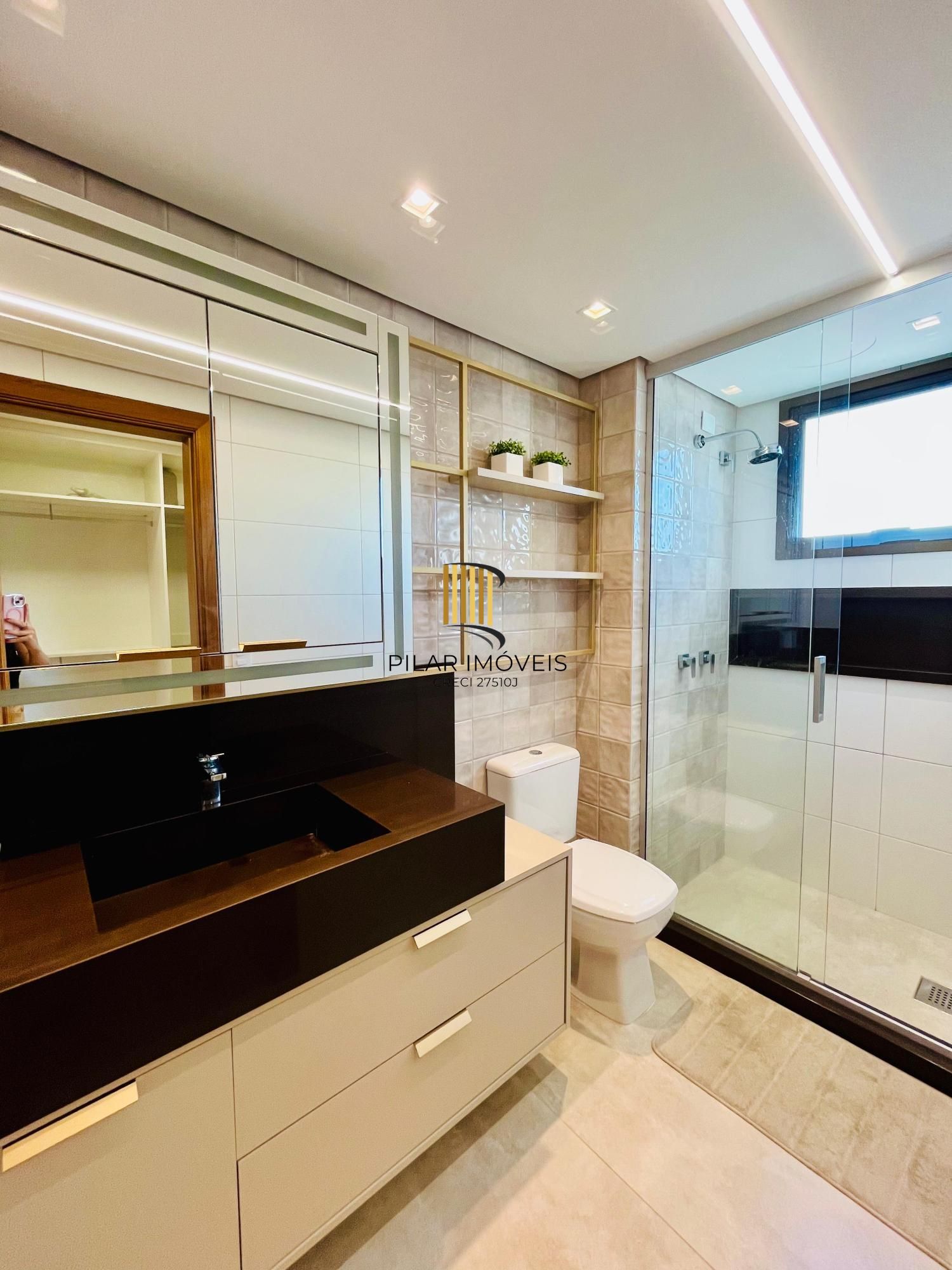 Apartamento de 145m² com projeto de arquiteta e 3 dormitórios no bairro Tristeza