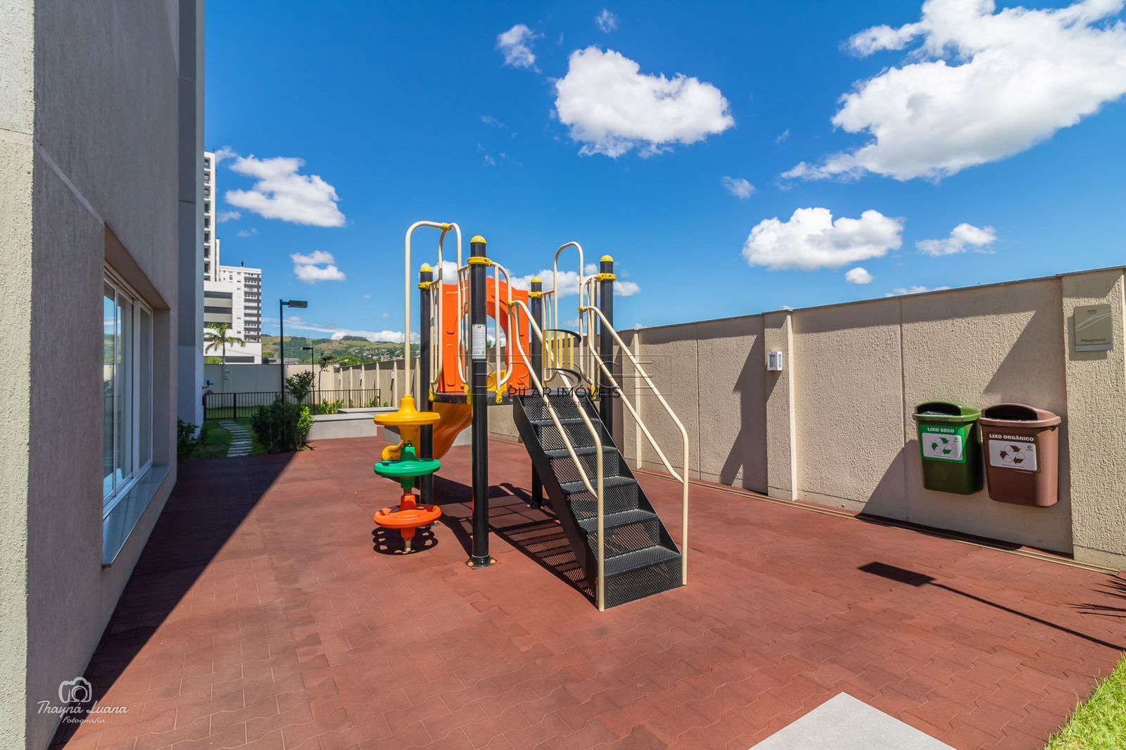 Apartamento com lareira, churrasqueira e 3 dormitórios no Central Park