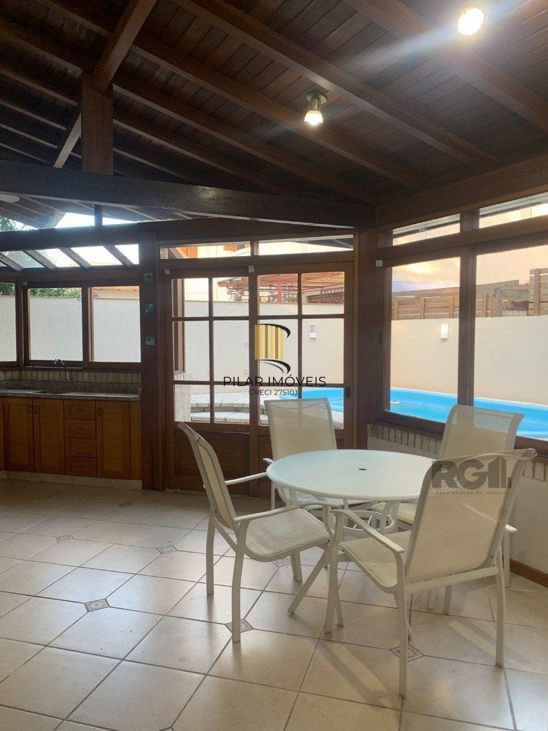 Casa de Condomínio 3 dormitórios no bairro Cavalhada