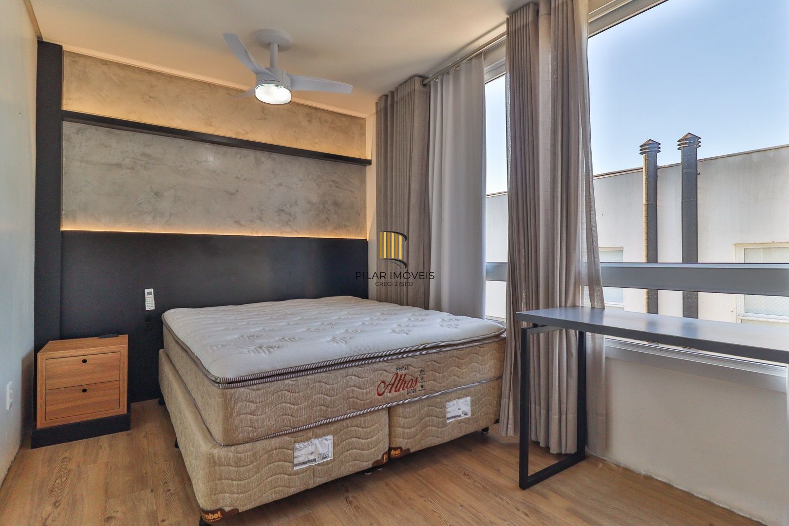 CASA TRIPLEX COM 4 SUITES E 2 VAGAS- SEMIMOBILIADA