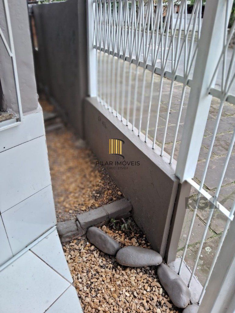 Casa 1 Dormitório(s) Bairro Glória