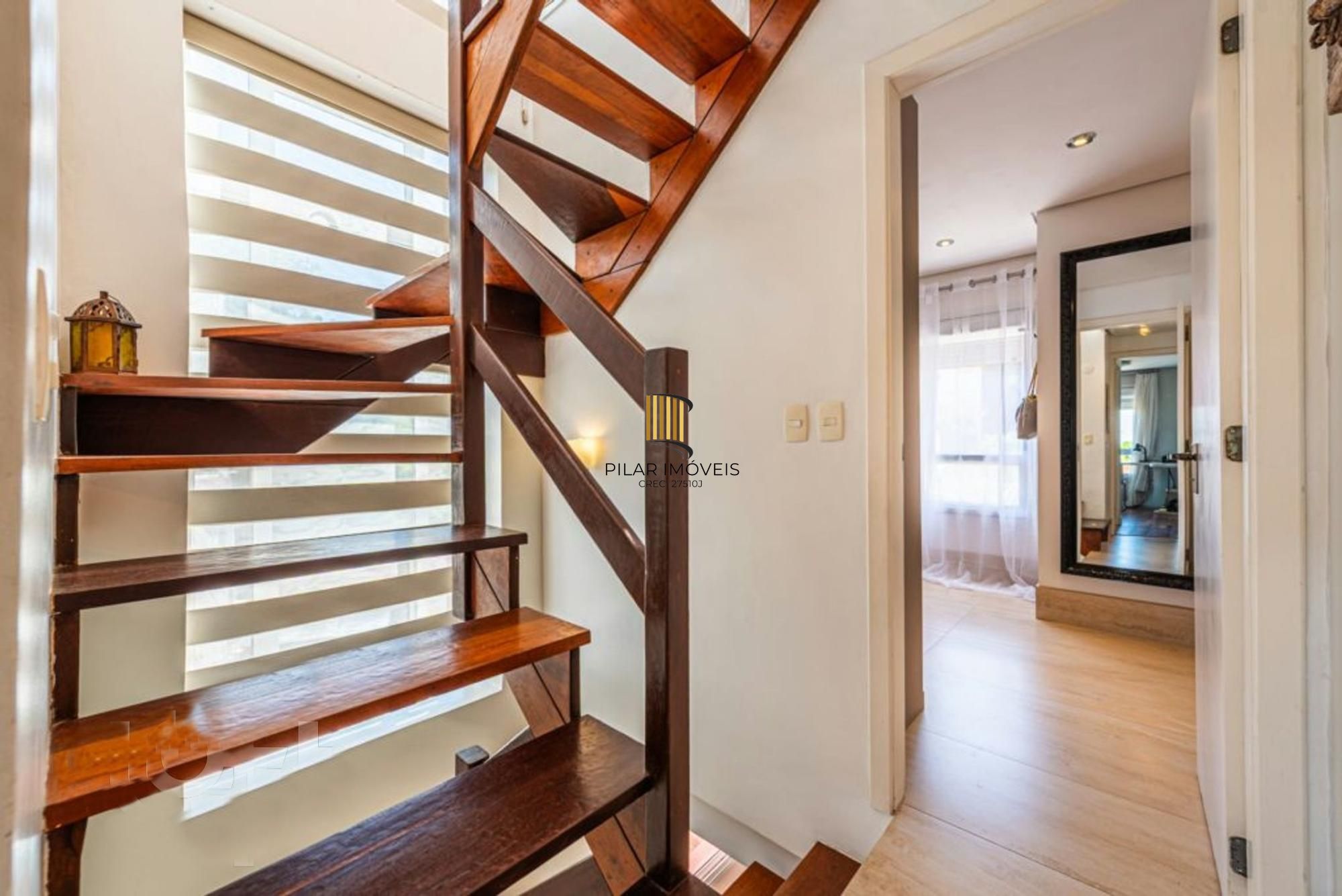 Casa de Esquina exclusiva em condominio fechado!!!