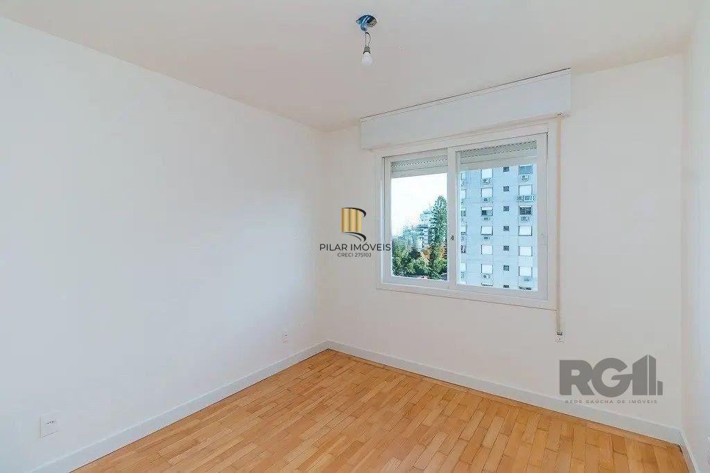Cobertura com 4 quartos e 197m² à venda em Petrópolis, Porto Alegre.
