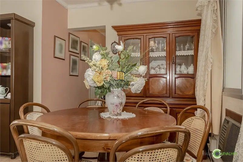 APARTAMENTO 2 DORMITORIOS E 1 VAGA AMPLO E CONSERVADO