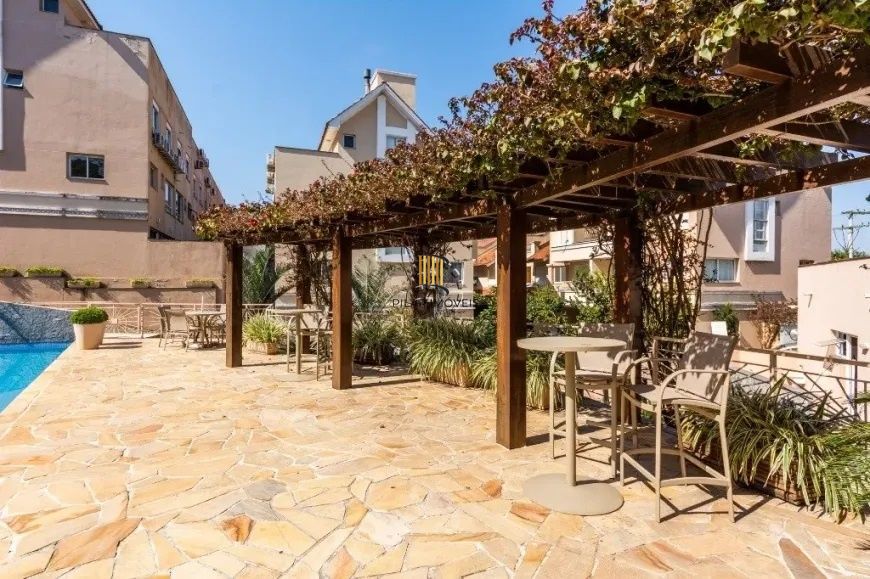 Casa de Esquina exclusiva em condominio fechado!!!