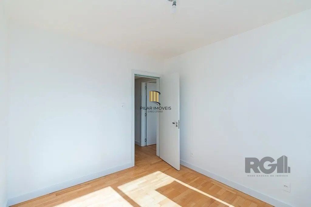Cobertura com 4 quartos e 197m² à venda em Petrópolis, Porto Alegre.