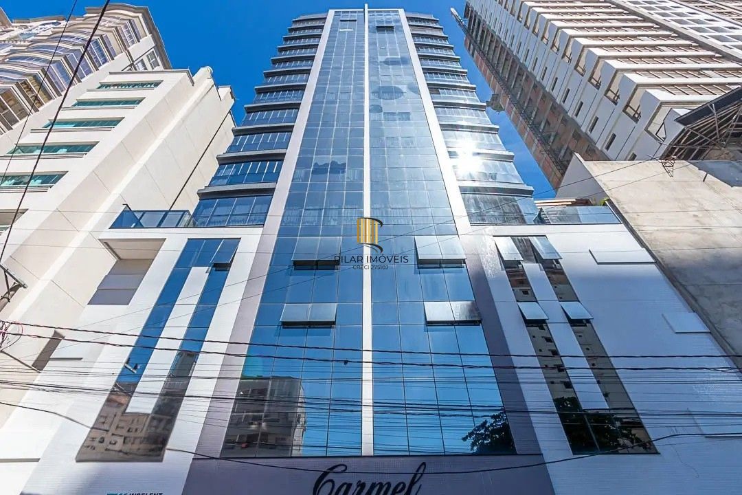 LUXO NA QUADRA DO MAR EM MEIA PRAIA ITAPEMA: 127m² MOBILIADO COM 3 SUÍTES E 3 VAGAS