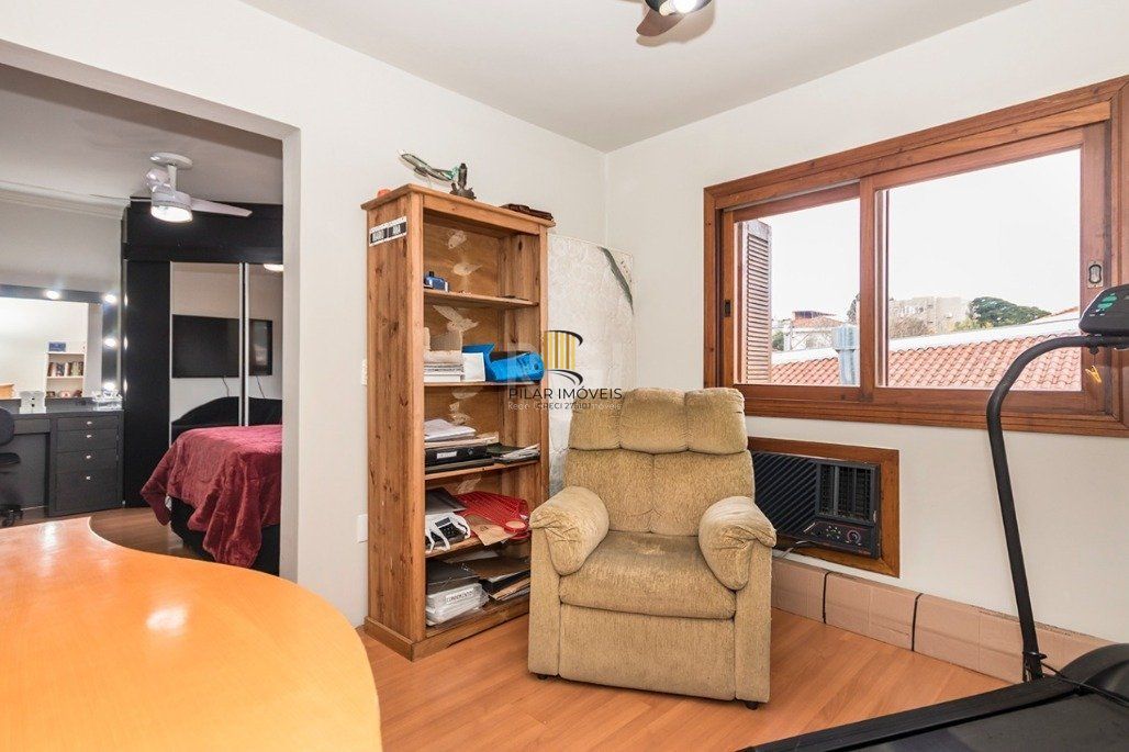 Casa 4 dormitórios no bairro Glória