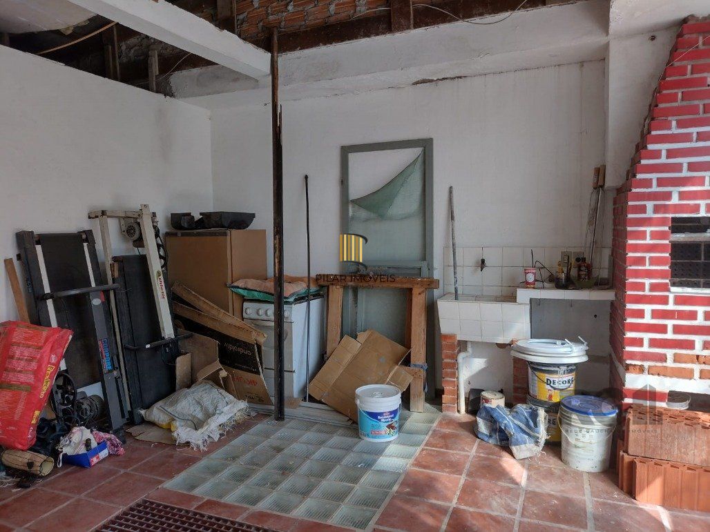 Casa 4 dormitórios no bairro Restinga