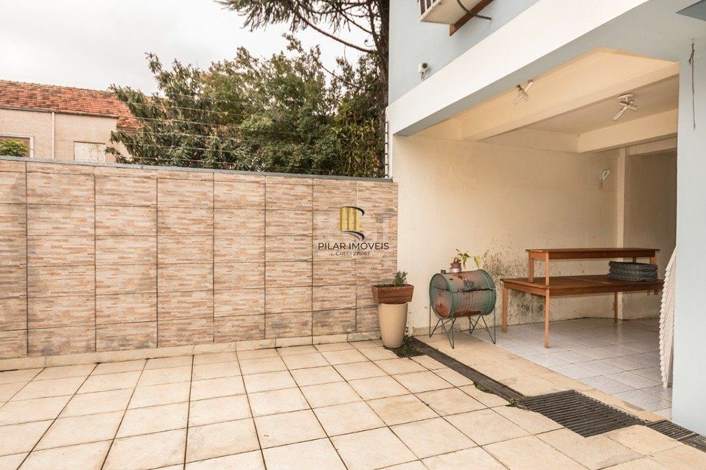 Casa 4 dormitórios no bairro Glória