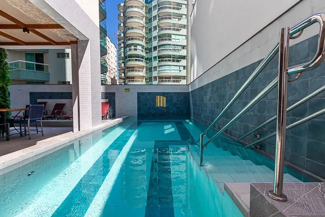 LUXO NA QUADRA DO MAR EM MEIA PRAIA ITAPEMA: 127m² MOBILIADO COM 3 SUÍTES E 3 VAGAS