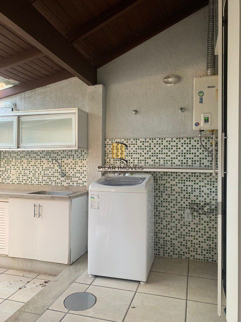 Casa de Condomínio 3 dormitórios no bairro Cavalhada