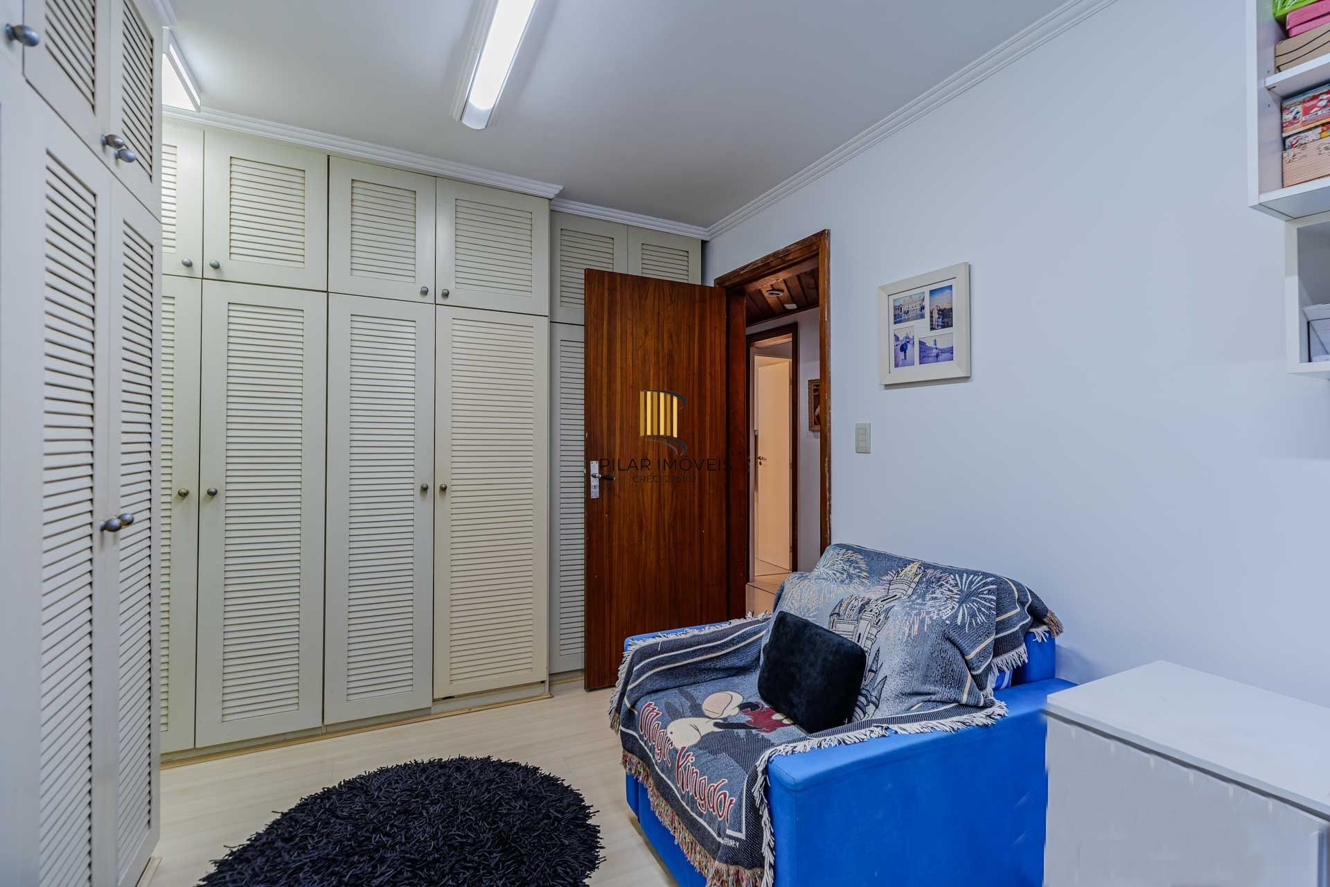 3 pavimentos com elevador eletronico e 2 vagas cobertas