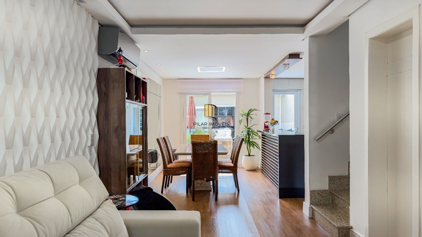 Sobrado dos Sonhos no Jardim Itú Sabará – Alto Padrão, 3 Dormitórios e 2 Vagas!