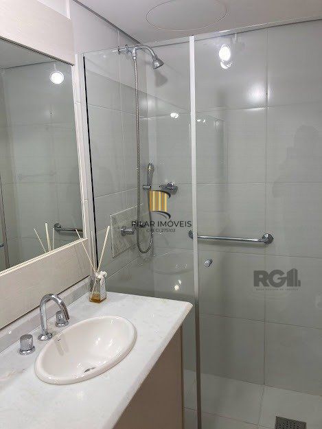Apartamento 2 dormitórios com suíte para venda no SPOT Cidade Baixa em Porto Alegre.