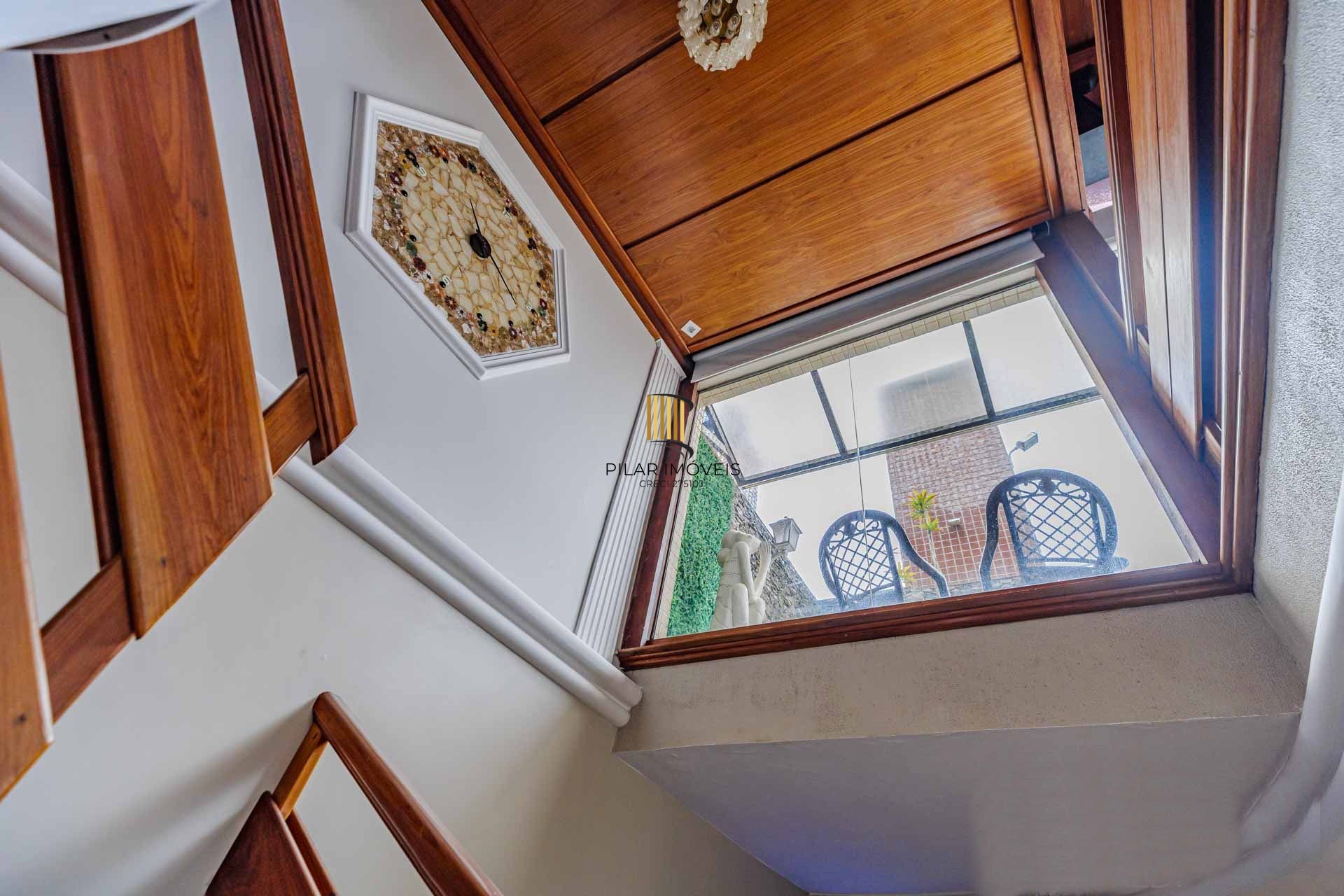 3 pavimentos com elevador eletronico e 2 vagas cobertas