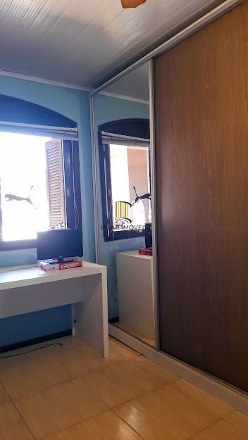 Linda Casa de Esquina com 230 M². Área de Lazer Completa.