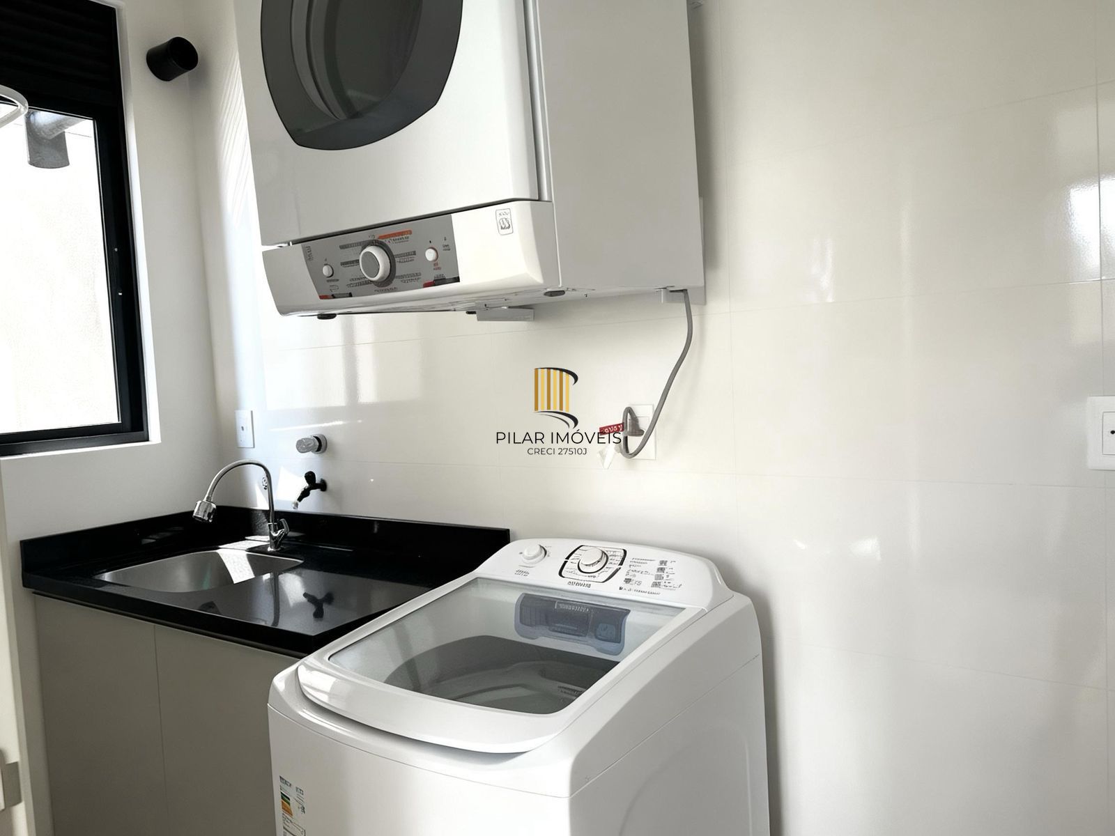 LUXO NA QUADRA DO MAR EM MEIA PRAIA ITAPEMA: 127m² MOBILIADO COM 3 SUÍTES E 3 VAGAS