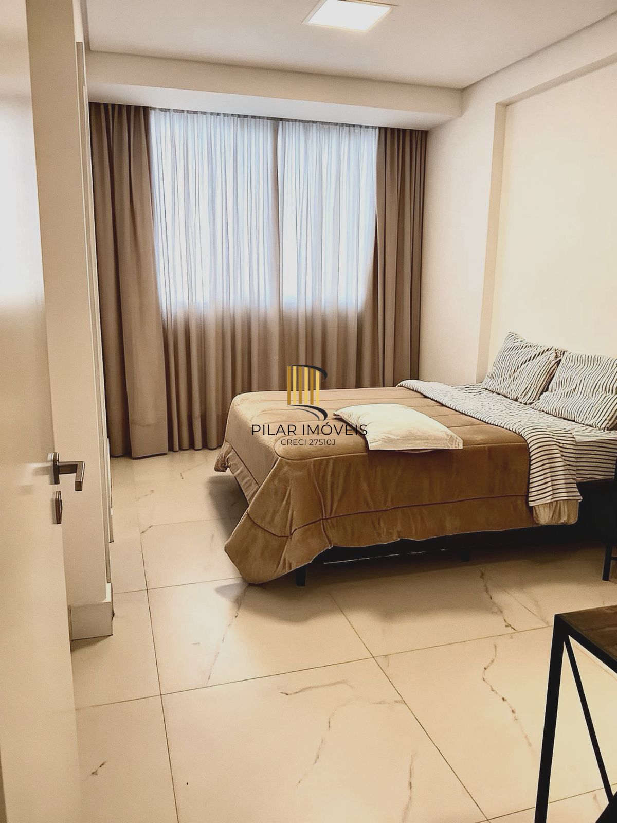 LUXO NA QUADRA DO MAR EM MEIA PRAIA ITAPEMA: 127m² MOBILIADO COM 3 SUÍTES E 3 VAGAS