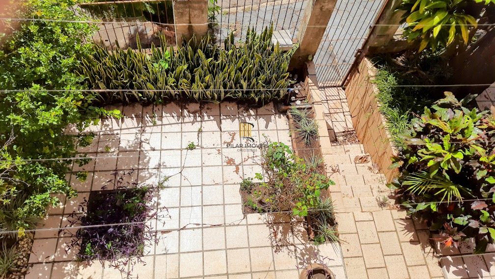 Linda Casa de Esquina com 230 M². Área de Lazer Completa.