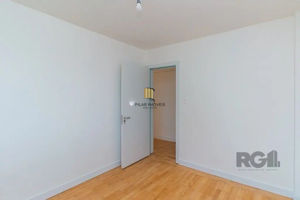 Cobertura com 4 quartos e 197m² à venda em Petrópolis, Porto Alegre.