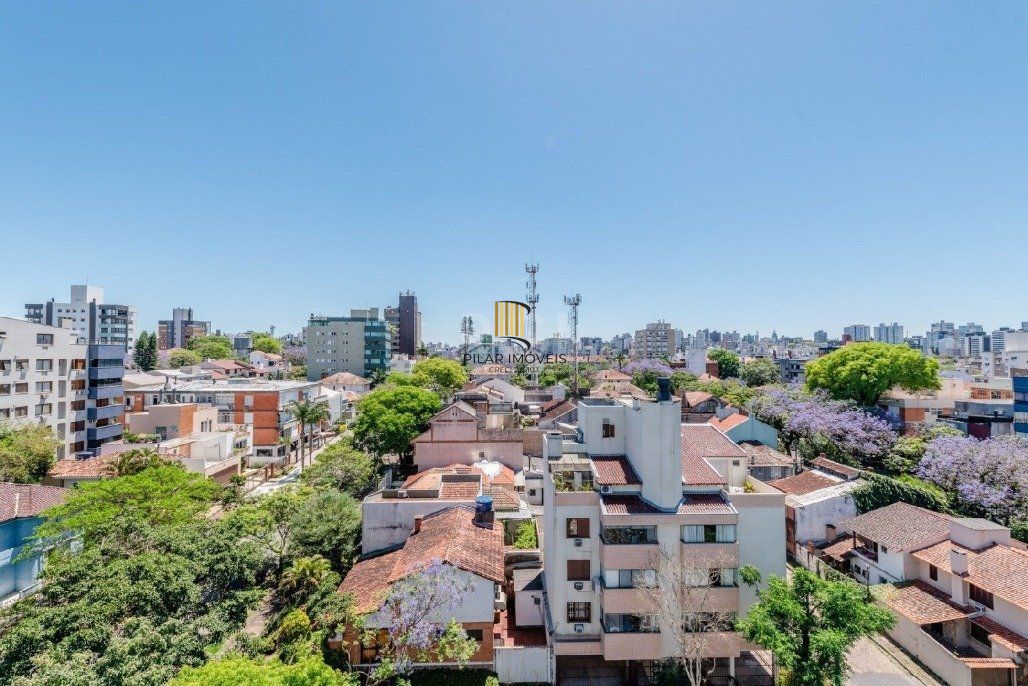 Cobertura com 4 quartos e 197m² à venda em Petrópolis, Porto Alegre.