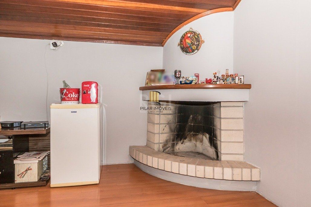 Casa 4 dormitórios no bairro Glória
