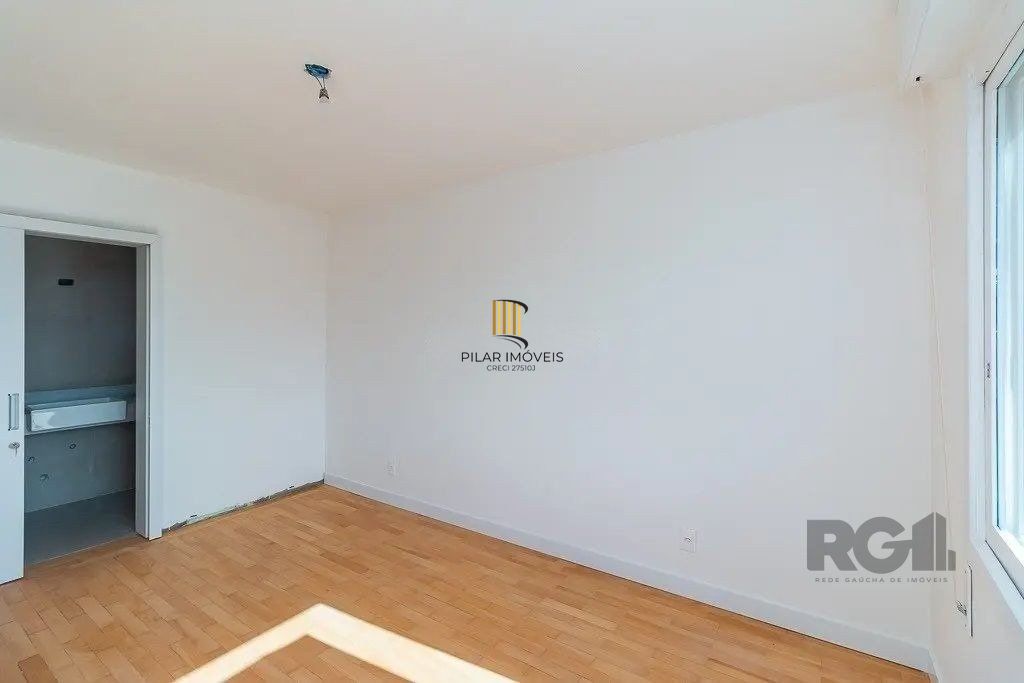 Cobertura com 4 quartos e 197m² à venda em Petrópolis, Porto Alegre.