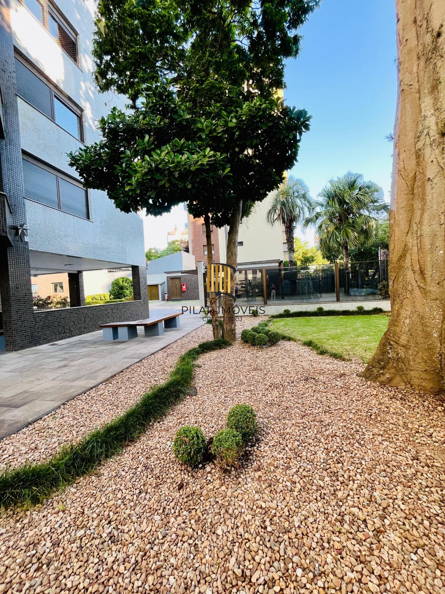 Apartamento de 145m² com projeto de arquiteta e 3 dormitórios no bairro Tristeza