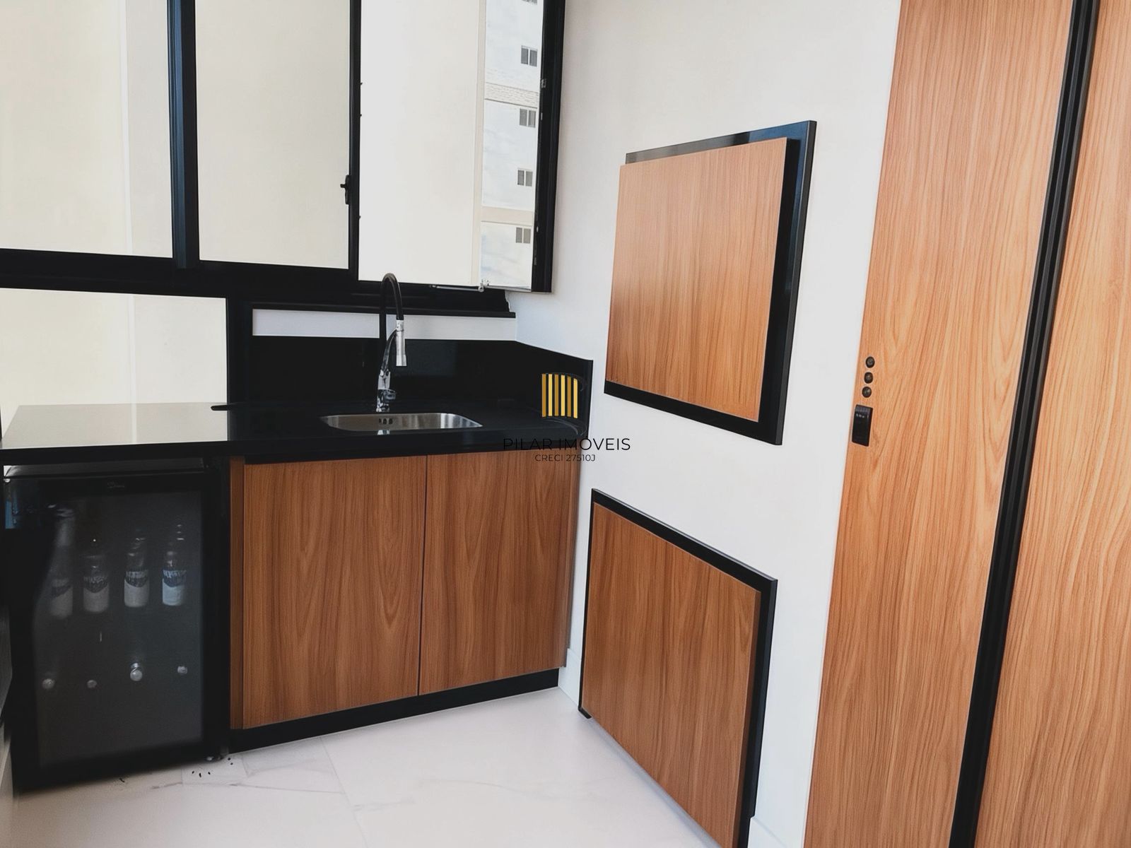 LUXO NA QUADRA DO MAR EM MEIA PRAIA ITAPEMA: 127m² MOBILIADO COM 3 SUÍTES E 3 VAGAS