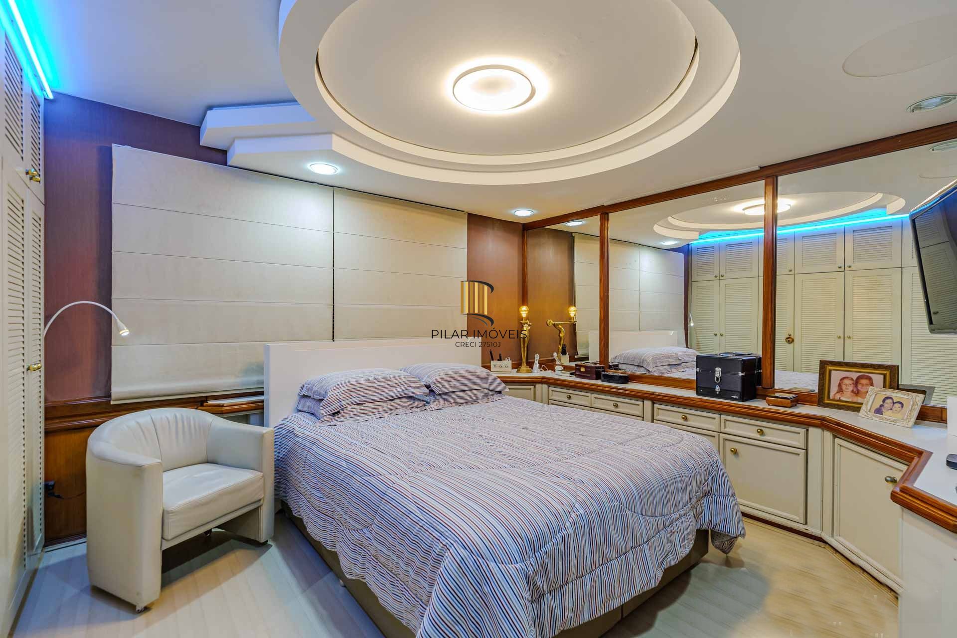 3 pavimentos com elevador eletronico e 2 vagas cobertas