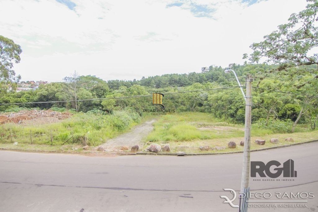 Sobrado 3 dormitórios no bairro Aberta dos Morros