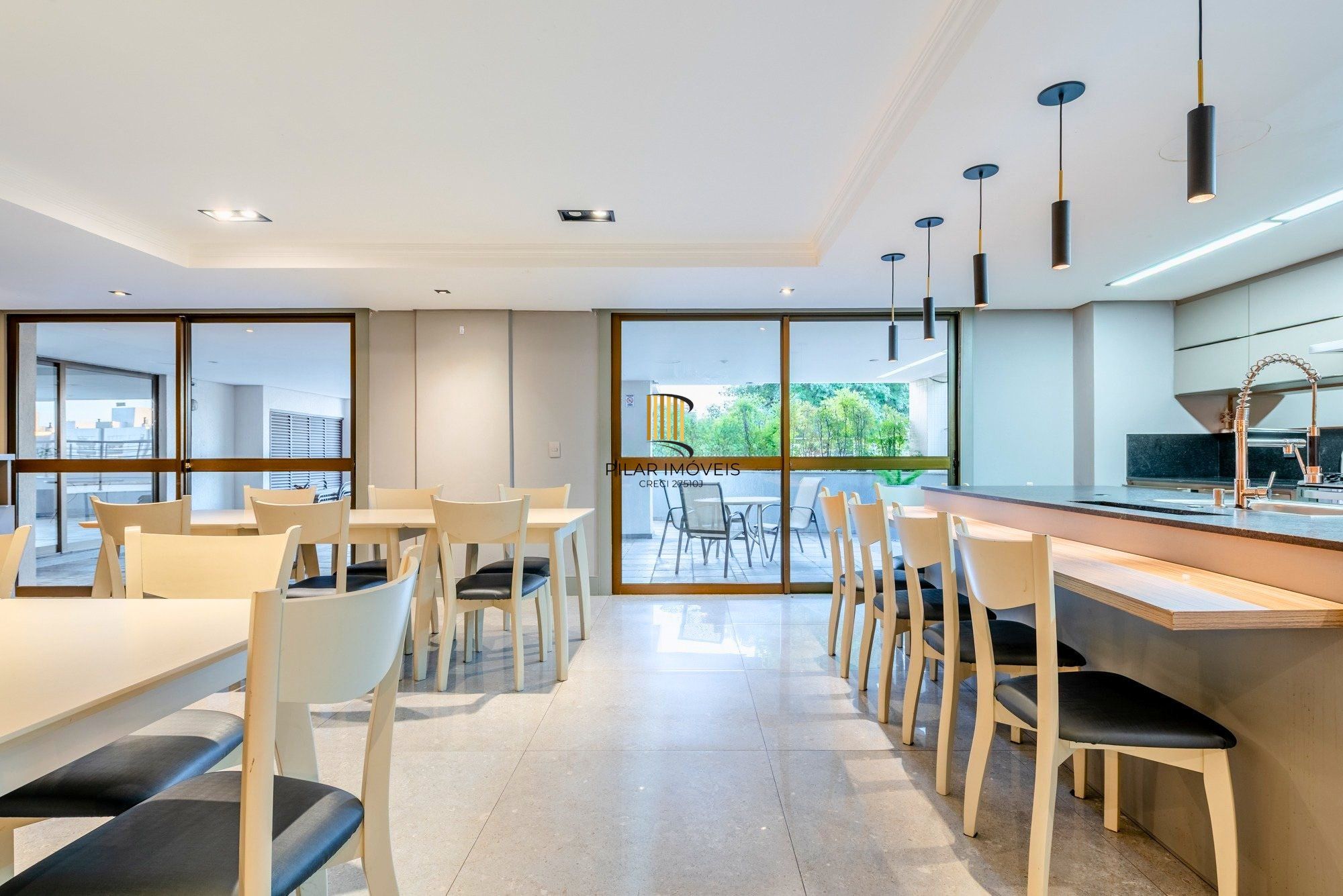 Vista deslumbrante para o Guaíba + 3 suítes no coração do Menino Deus!