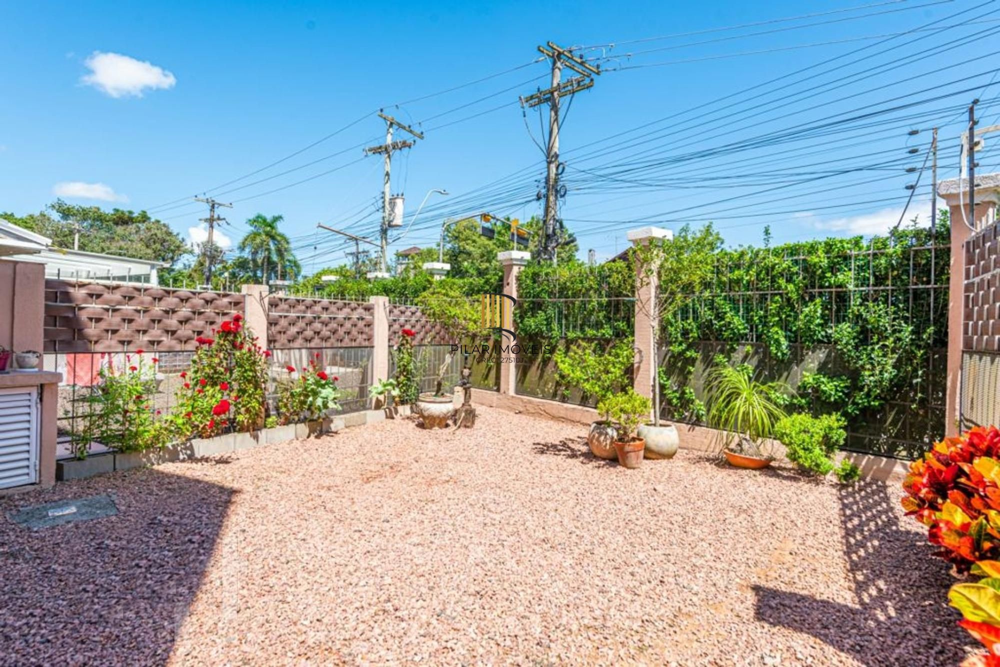 Casa de Esquina exclusiva em condominio fechado!!!