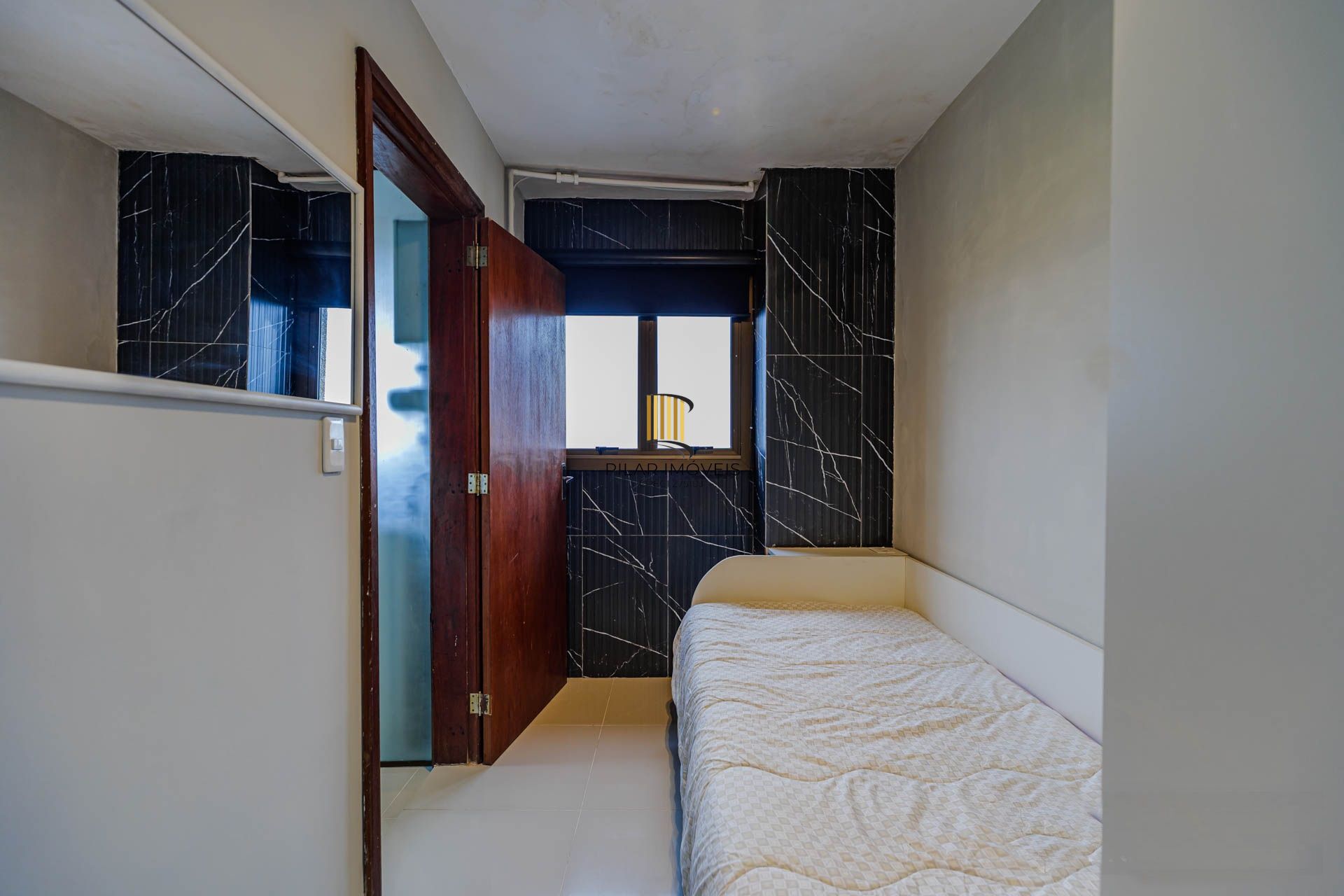 3 pavimentos com elevador eletronico e 2 vagas cobertas