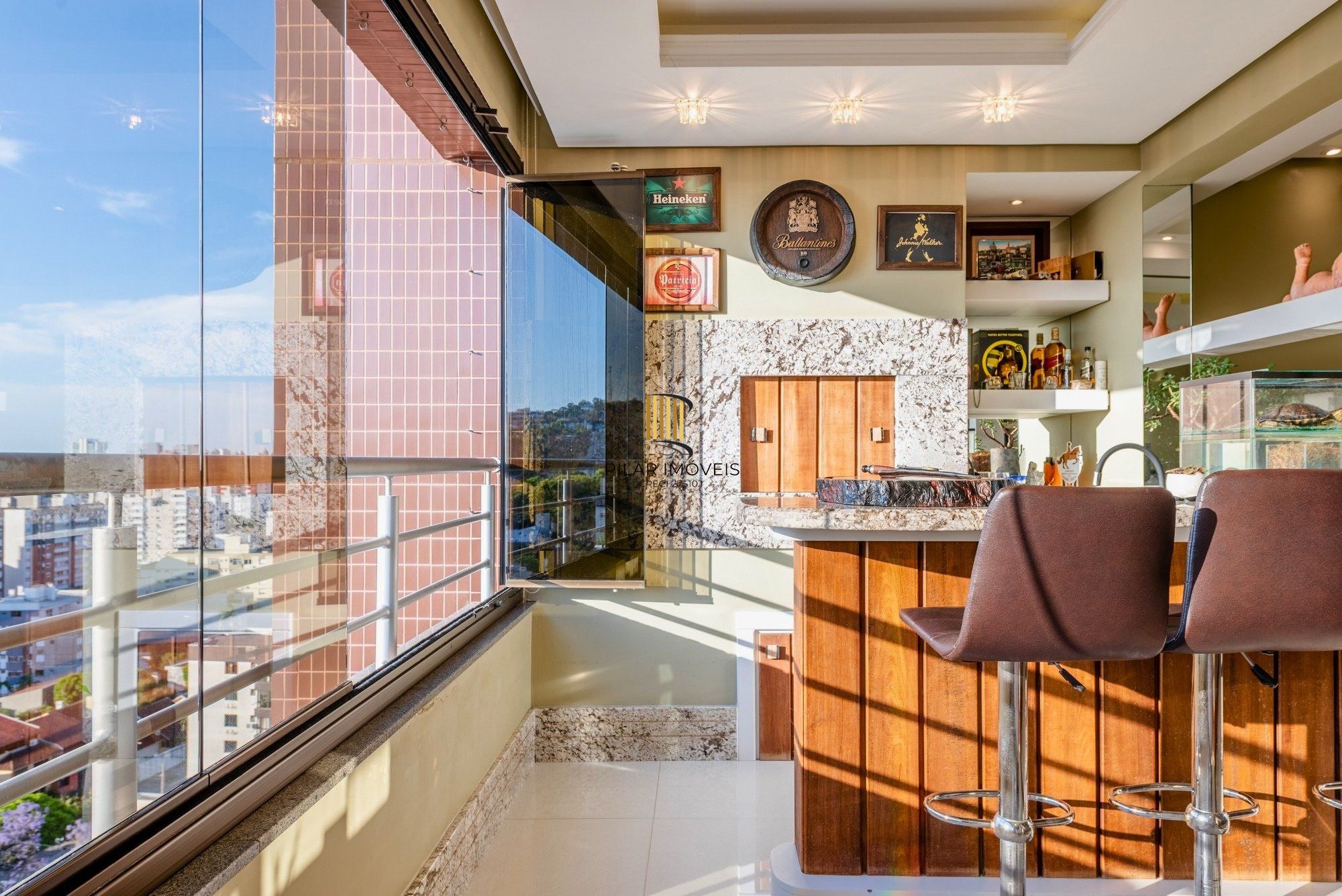 Vista deslumbrante para o Guaíba + 3 suítes no coração do Menino Deus!