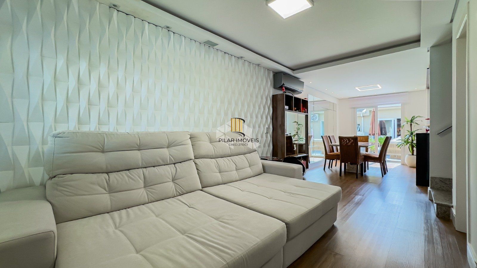 Sobrado dos Sonhos no Jardim Itú Sabará – Alto Padrão, 3 Dormitórios e 2 Vagas!