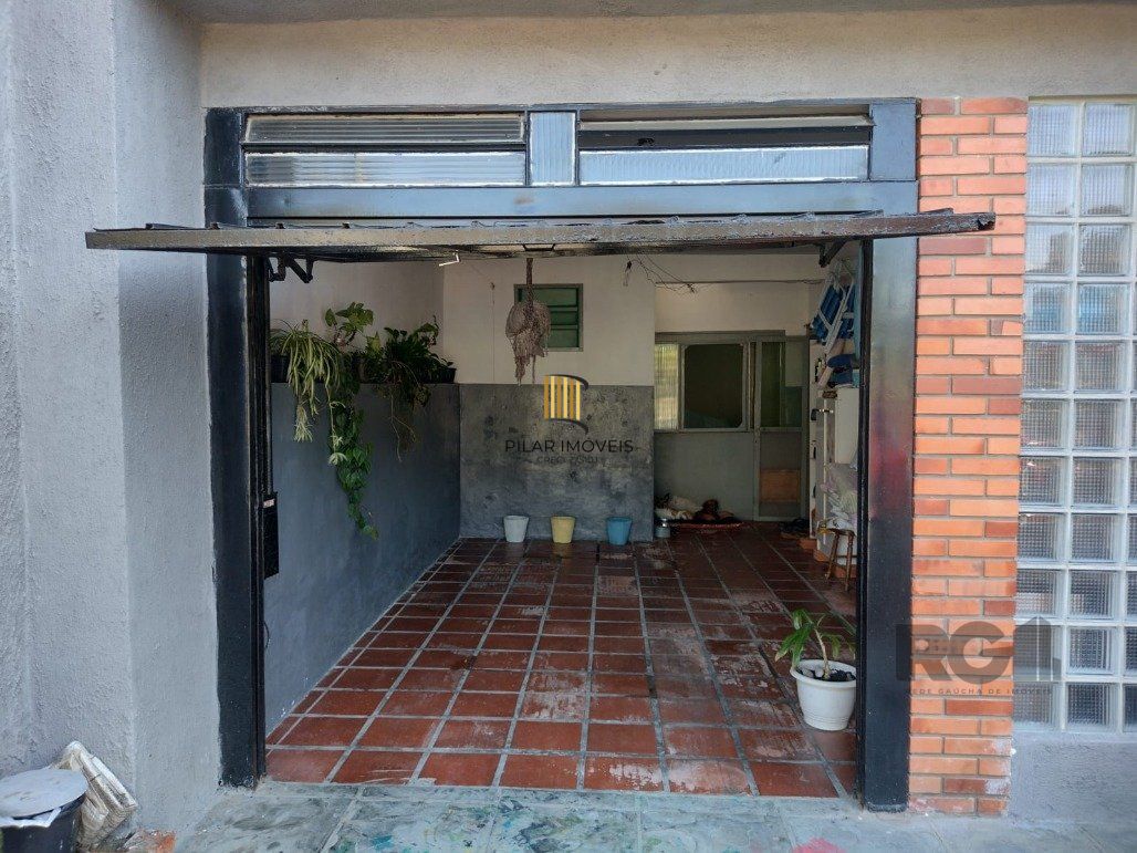 Casa 4 dormitórios no bairro Restinga
